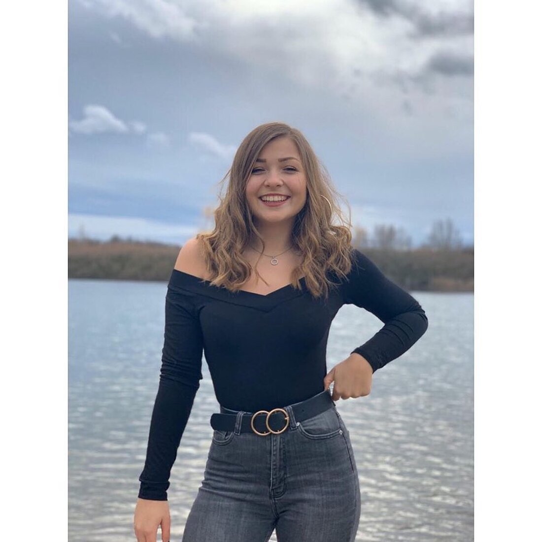 Um euch auch weiterhin neue Gesichter aus Leipzig und Umgebung vorzustellen, gibt es ab heute wieder vermehrt Reposts. Wir hoffen ihr freut euch und wir können euch damit den Tag etwas angenehmer gestalten. Hey, mein Name ist @lina.sjk , ich bin 18 Jahre alt und besuche derzeit ein Gymnasium in der Nähe von Leipzig.? In meiner Freizeit spiele ich super gerne Tennis , gehe ins Fitnessstudio oder verbringe die Zeit mit Freunden.✨? Istangram: LEIPZIG BEAUTIES