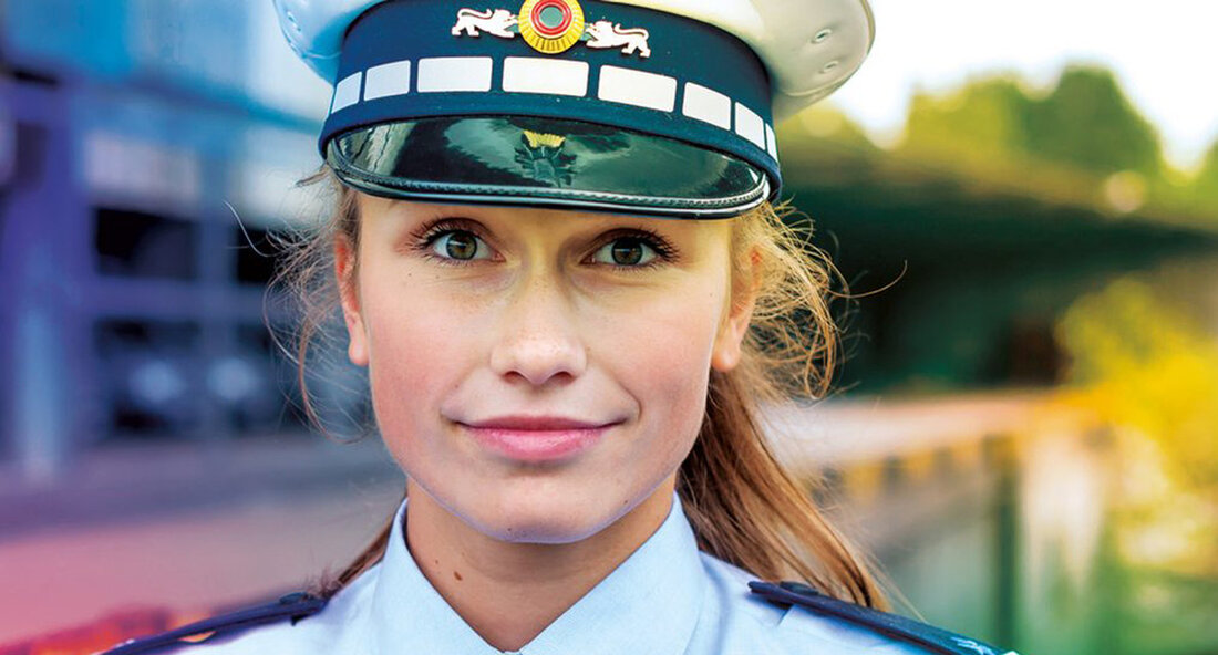 Die aktuelle Umfrage zur Sicherheitslage und Arbeit der Polizei in Baden-Württemberg bestätigt, dass sich die Menschen in Baden-Württemberg sicher fühlen. Besondere Anerkennung für unsere Polizei und ihre hervorragende Arbeit. Zur aktuellen Umfrage zur Sicherheitslage und Arbeit der Polizei in Baden-Württemberg erklärt der stellvertretende Ministerpräsident und Innenminister Thomas Strobl:: „Als Innenminister freue ich mich, dass sich die Menschen in Baden-Württemberg sicher fühlen. Dies ist auch eine besondere Anerkennung, die unsere Polizei von der Bevölkerung erhält. Die Polizisten machen einen wirklich exzellenten Job. Baden-Württemberg ist einer der sichersten Orte der Welt – und das vor allem unserer hervorragenden Polizei zu verdanken. Meine …