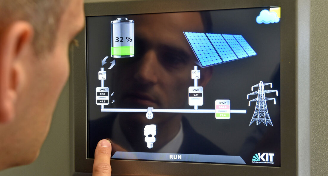 Mit knapp 1,7 Millionen Euro fördert das Umweltministerium Baden-Württemberg die Arbeit der Smart Grids-Plattform für weitere vier Jahre. Die Plattform, die als wichtiger Partner beim Ausbau intelligenter Netze gilt, wird ihre bisherigen Arbeiten fortführen und neue Themenschwerpunkte aufbauen. Umweltministerin Thekla Walker betont die Bedeutung eines intelligenten und flexiblen Energiesystems, in dem Angebot und Nachfrage gezielt und in Echtzeit aufeinander abgestimmt werden können. Smart Grids bieten die Möglichkeit, Transparenz zu schaffen und Flexibilitäten im Netz effektiv zu nutzen. Beispielsweise könnten Ladestationen für E-Autos und Wärmepumpen dann aktiviert werden, wenn besonders viel günstiger erneuerbarer Strom verfügbar ist. Die Smart Grids-Plattform Baden-Württemberg e.V. …
