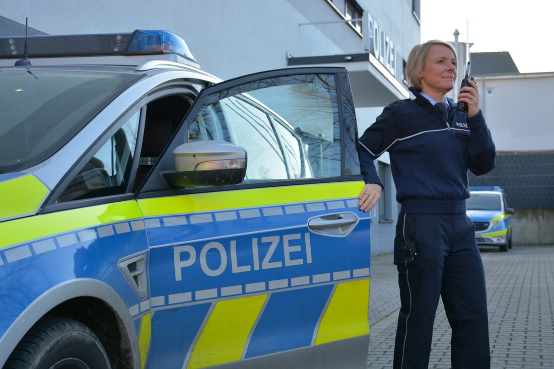 Unbekannte stehlen im Fitnessstudio Autoschlüssel und entwenden einen VW Golf in Ratingen. Polizei ermittelt. Hinweise erwünscht.