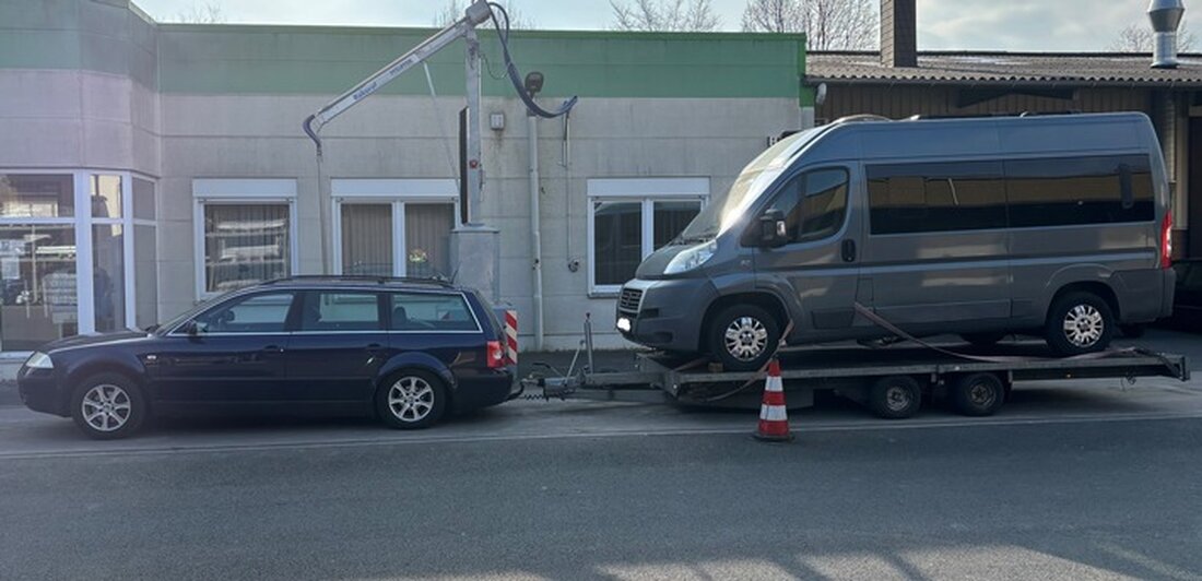 Polizeiinspektion Vechta kontrolliert überladenes Fahrzeuggespann und verhängt Bußgeld. Lesen Sie die Details zu den Vorfällen.