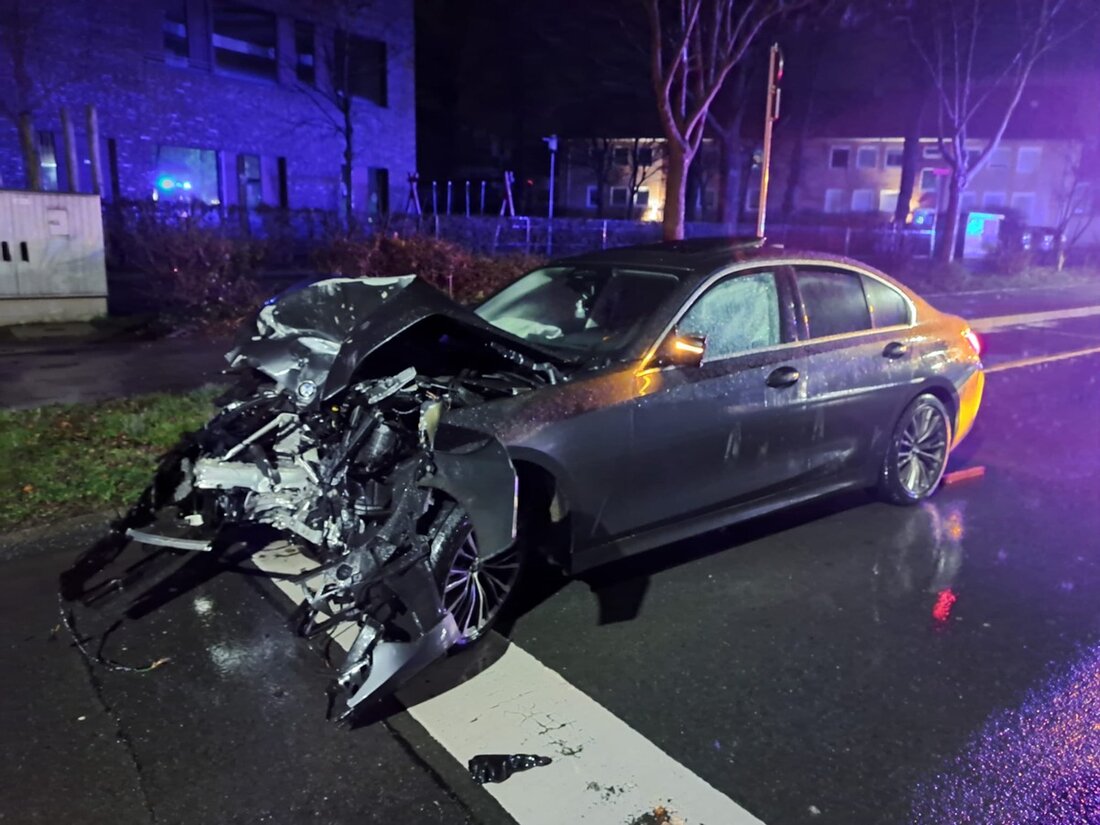 In der Nacht auf den 11.02.2025 kam es auf der Stockumer Straße in Werne zu einem Verkehrsunfall mit einer verletzten Person.