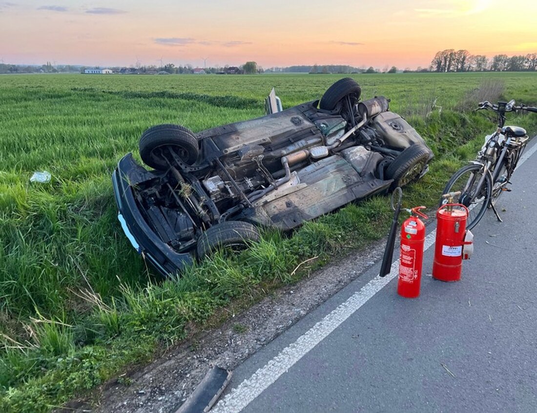Am 14. April kam es auf der Wambelner Straße zu einem Unfall mit einem BMW. Drei Insassen wurden leicht verletzt.