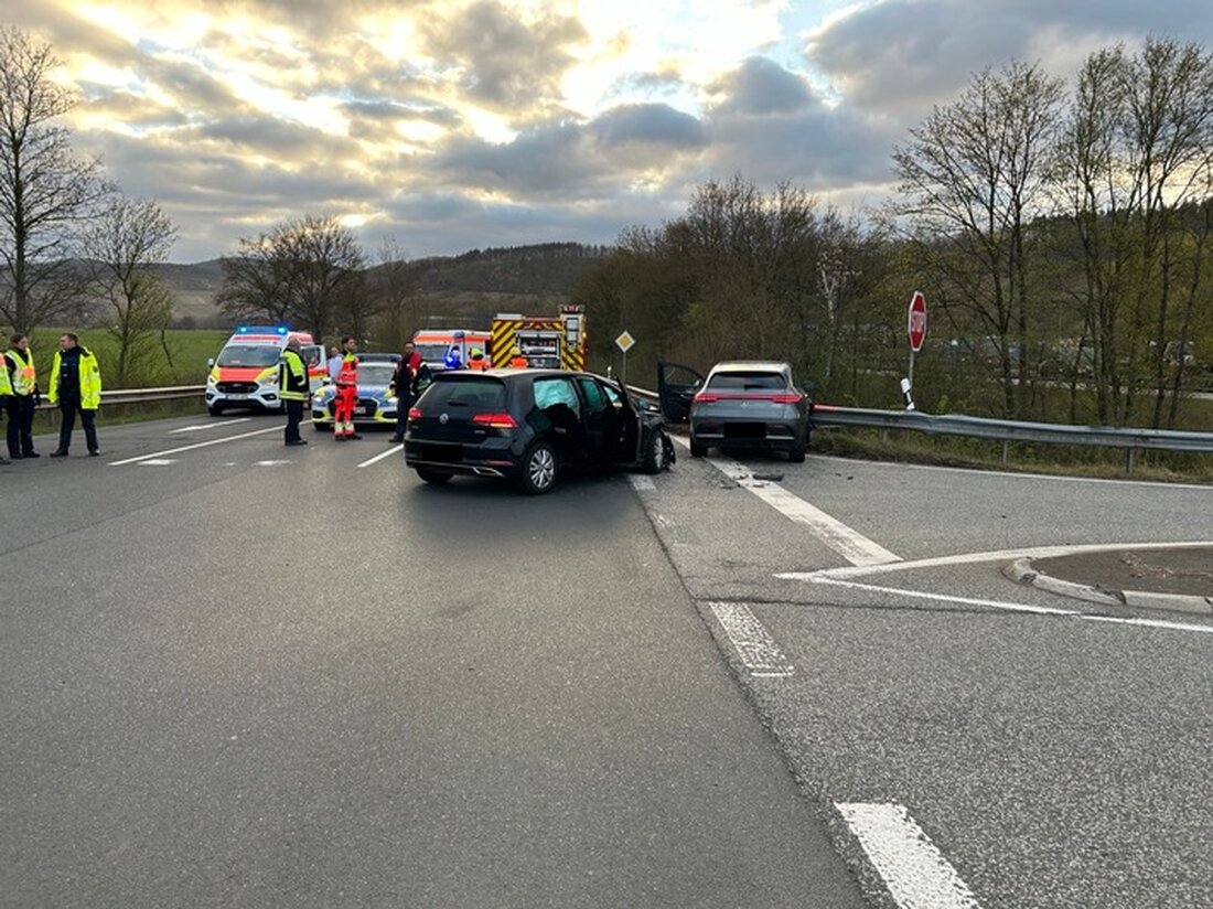Am 31.03.2025 kam es auf der L145 in Kenn zu einem Verkehrsunfall mit Personenschaden und leicht verletzten Fahrern.