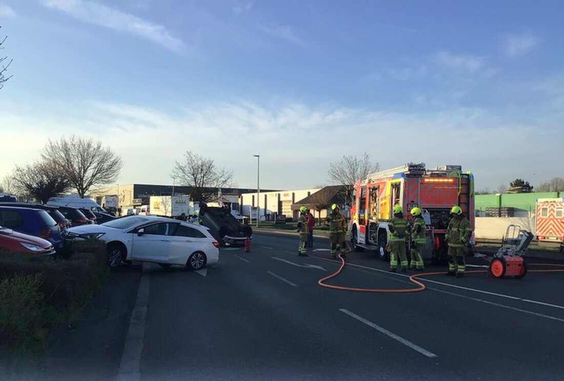 Am Mittwochmorgen verunfallten zwei PKW in Paderborn. Vier Personen erlitten leichte Verletzungen und wurden ins Krankenhaus transportiert.