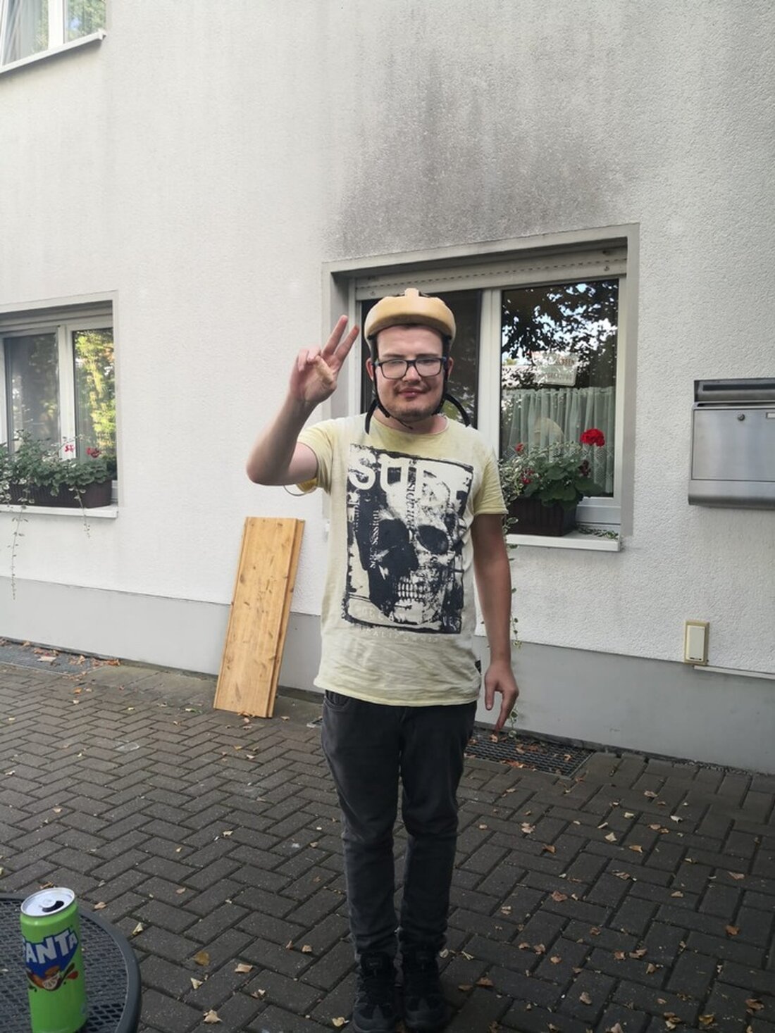 Die Polizei sucht seit dem 11.05.2025 den 27-jährigen Brian H. aus Schwalmstadt. Hinweise bitte an 0561/910 3070.