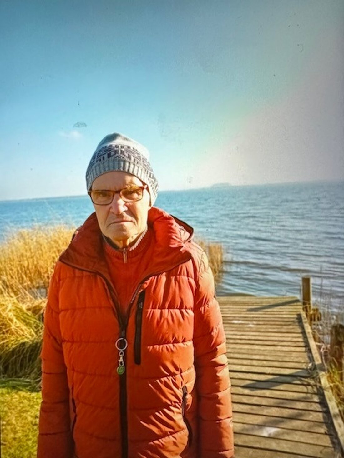 Die Polizei sucht den vermissten 77-jährigen Karl-Heinz Schulze aus Lindhorst. Er ist dement und seit dem 01.04.2025 abgängig. Hinweise bitte an 110.