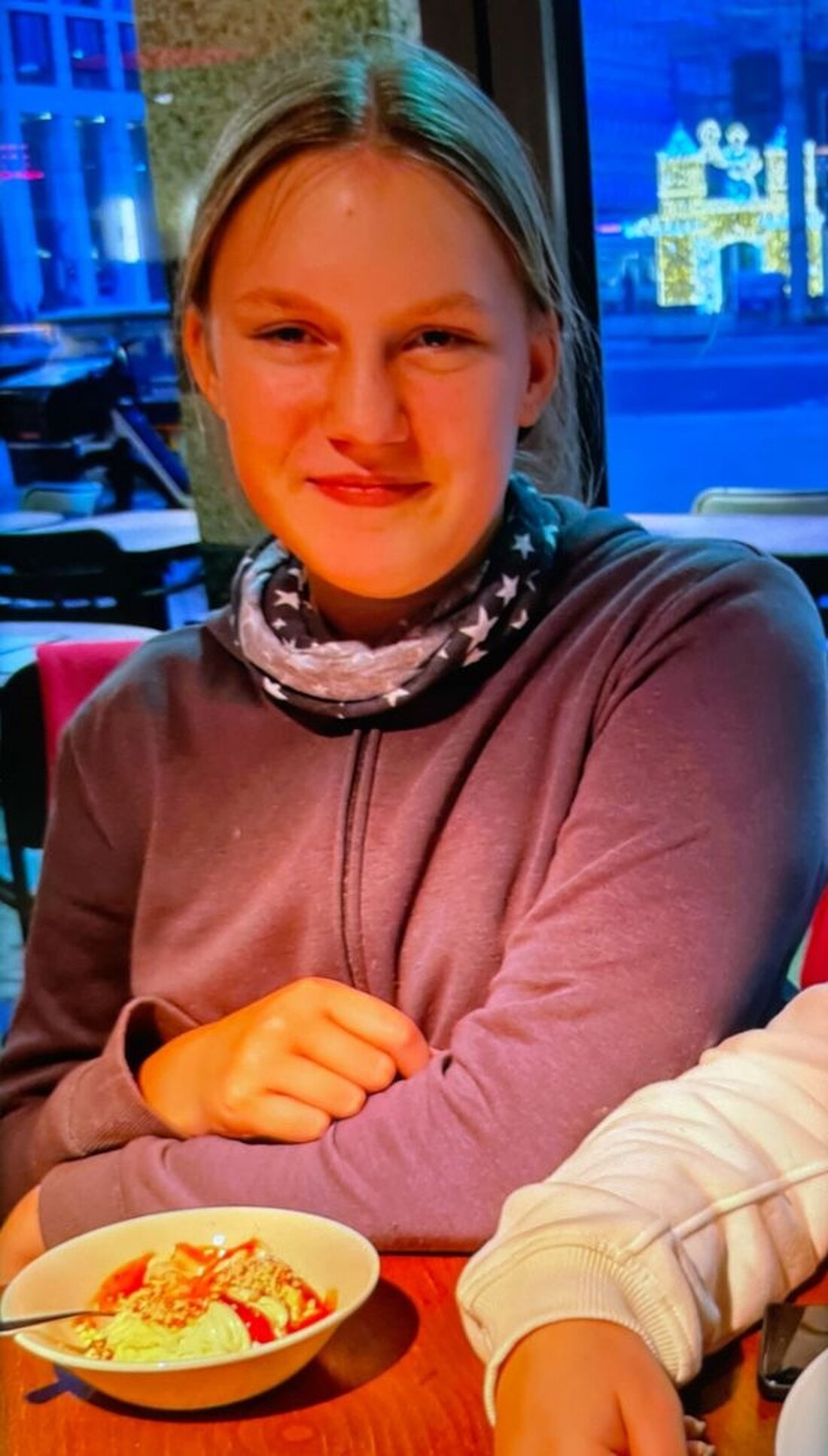 Die Polizei in Greiz sucht dringend nach der vermissten 14-jährigen Emily Junger aus Weida. Hinweise sind willkommen.