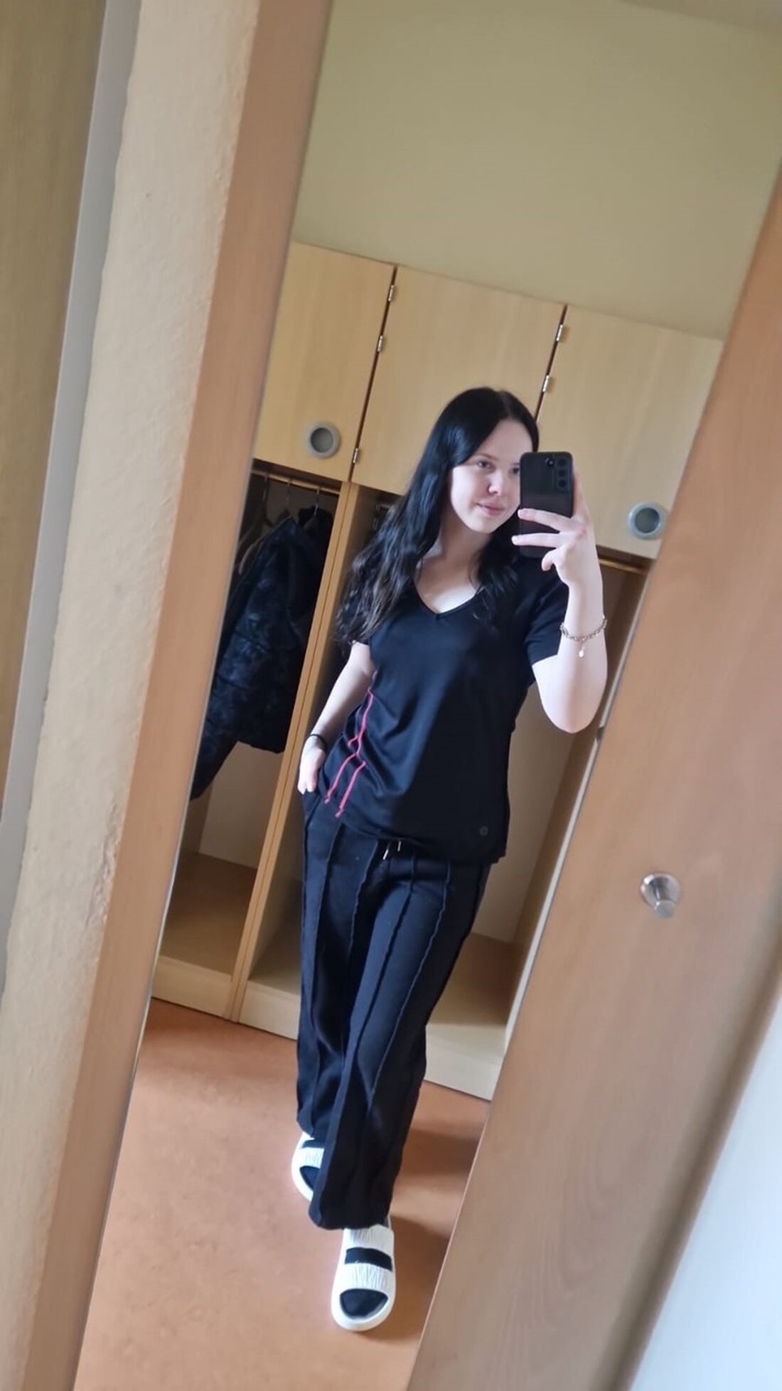 Die Polizei Soest sucht nach der 14-jährigen Lea L. aus Lippstadt, die seit gestern vermisst wird. Hinweise bitte an 110.