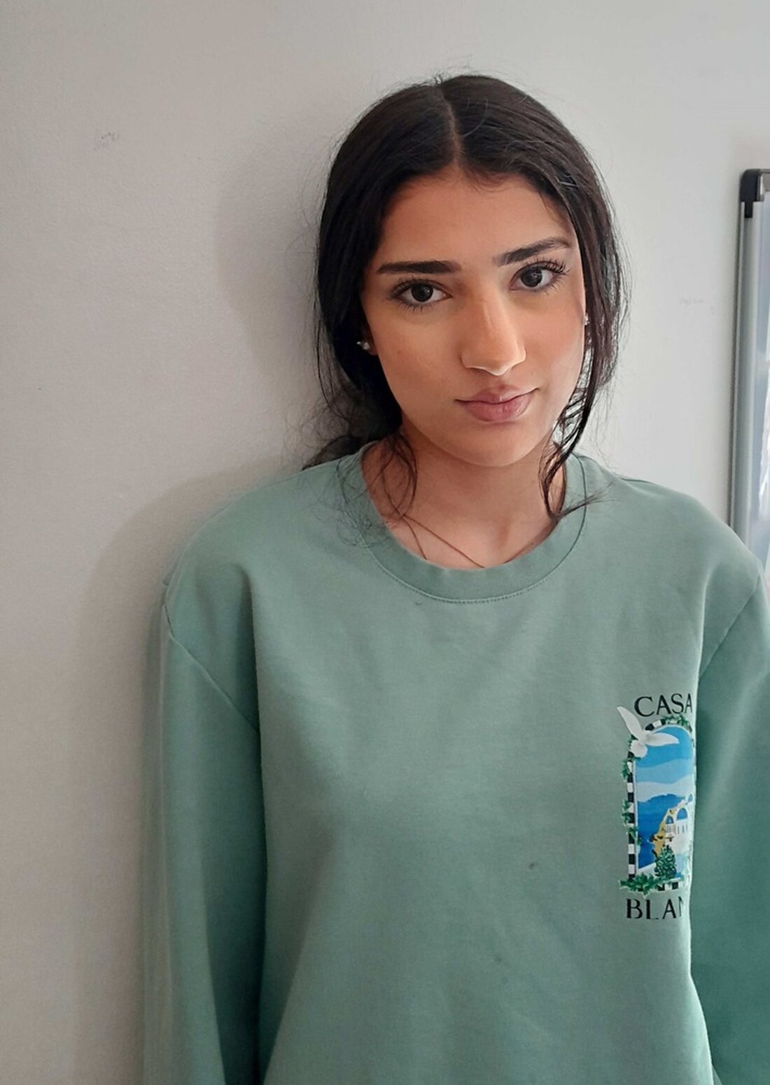 14-jährige Lara Shirin Laxander aus Rüdesheim seit Mittwoch vermisst. Hinweise zum Aufenthaltsort bitte an die Polizei.