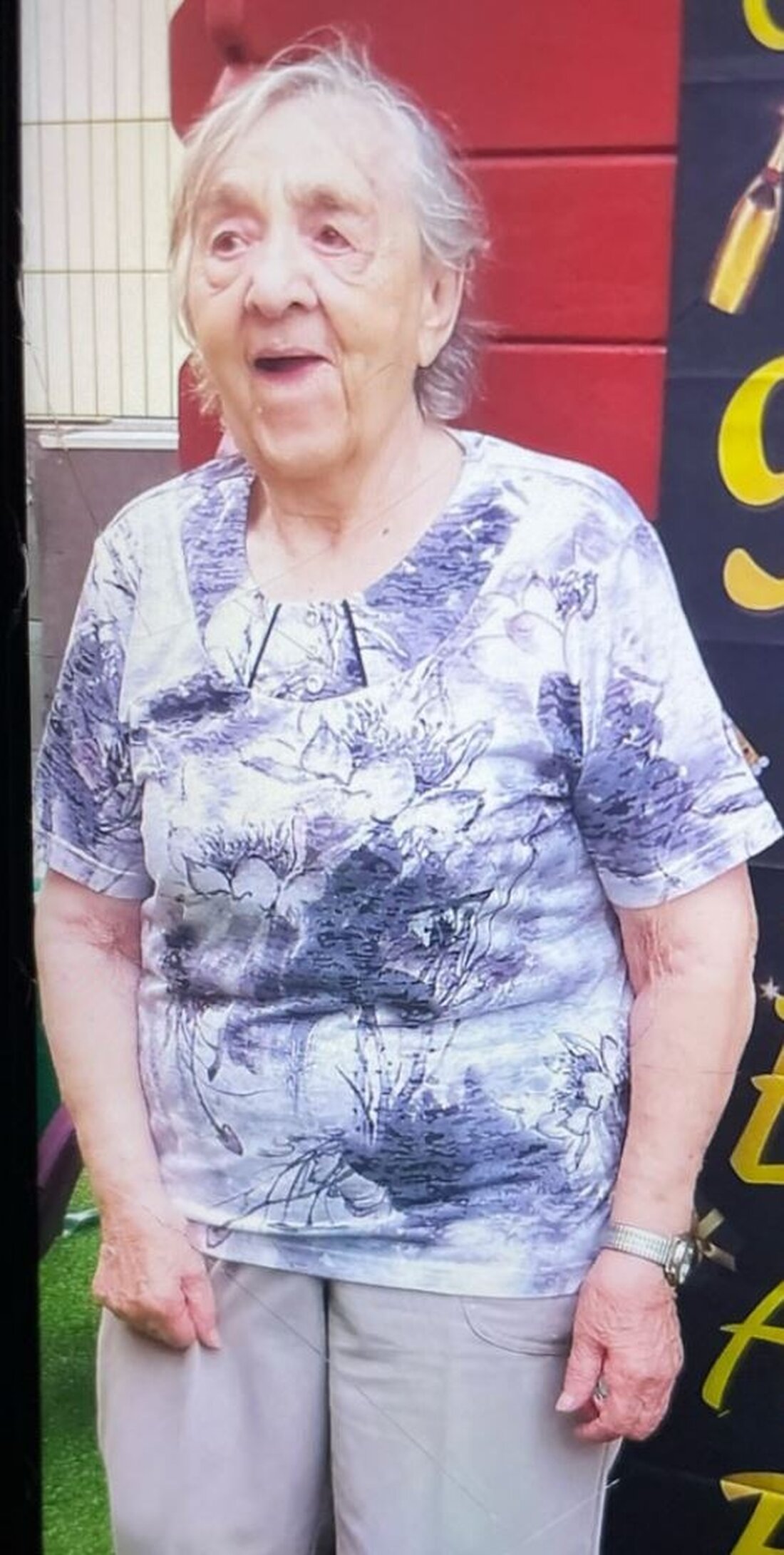 90-jährige Irene Irmgard Birke aus Suhl vermisst. Polizei sucht Zeugen für Hinweise auf ihren Verbleib. Bitte helfen Sie!