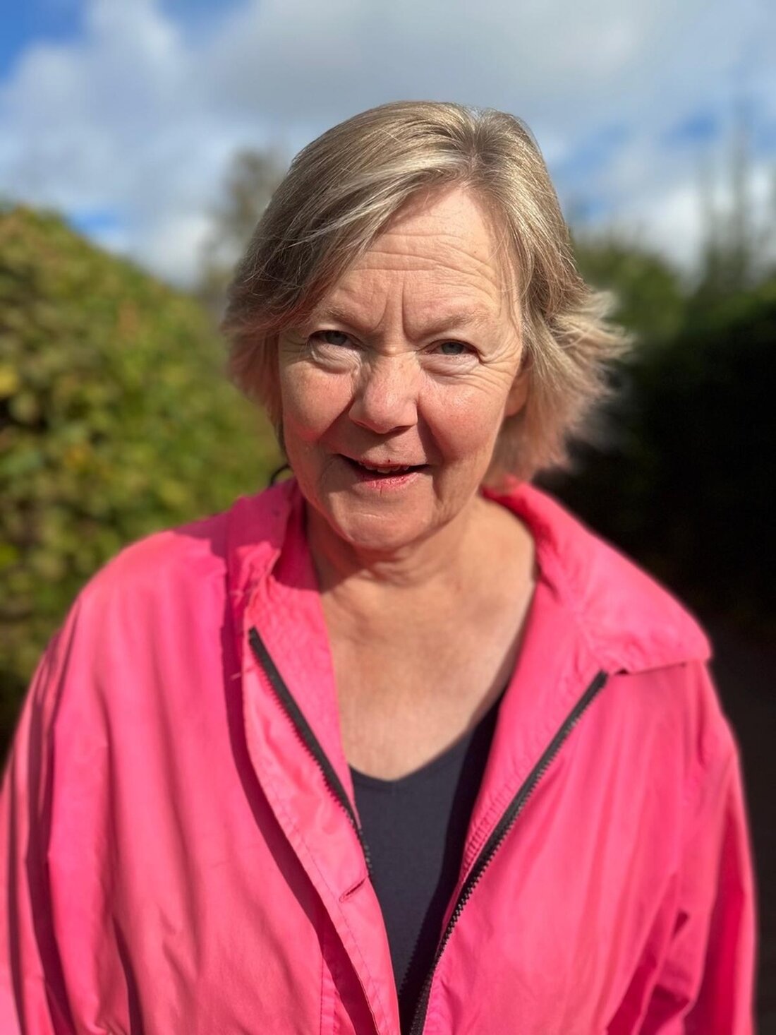 Die Frankfurter Polizei sucht die 59-jährige Angelika D., die aus dem Julie-Roger-Haus verschwunden ist. Hinweise erbeten.