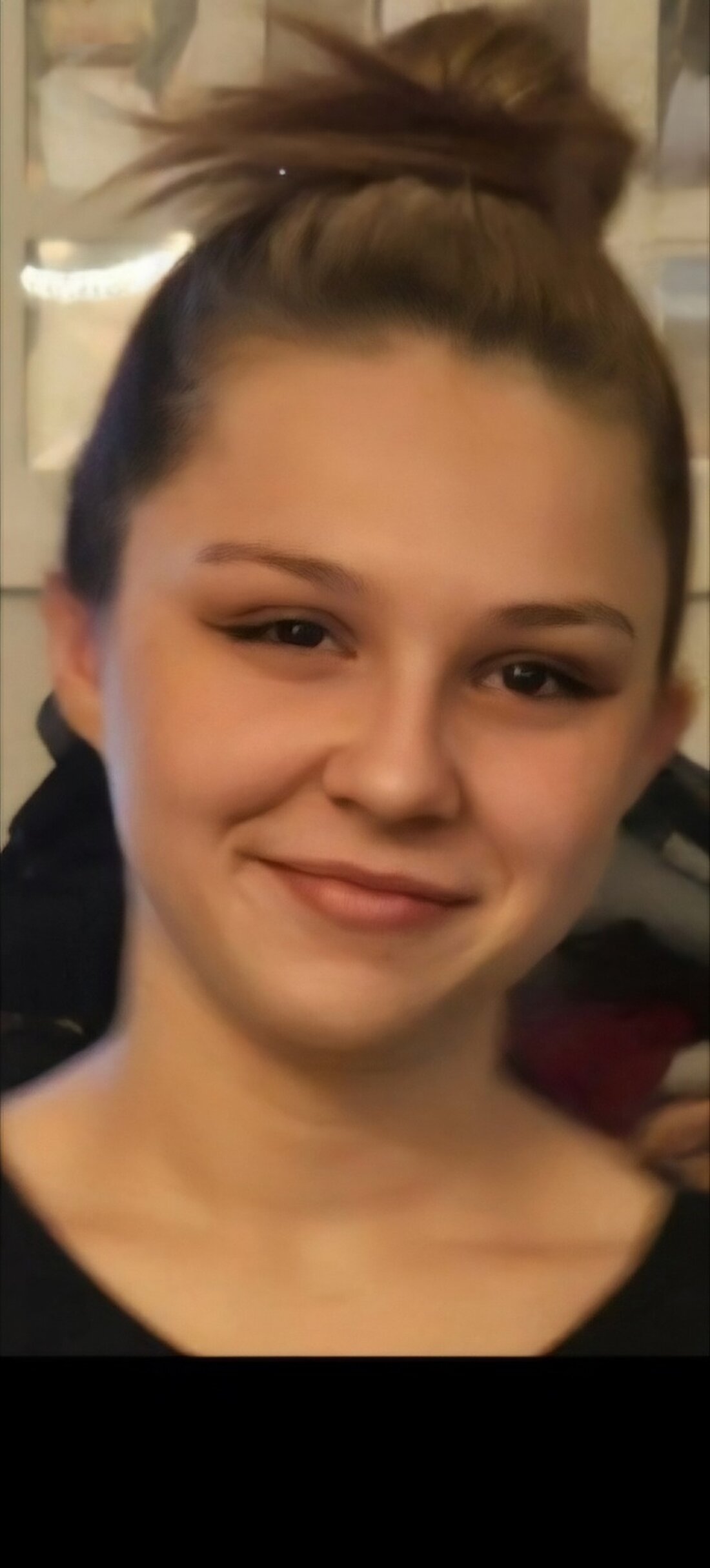 Die Polizei Saarlouis sucht dringend nach der 16-jährigen Angelina Broy, die seit Samstagabend vermisst wird. Hinweise bitte melden.