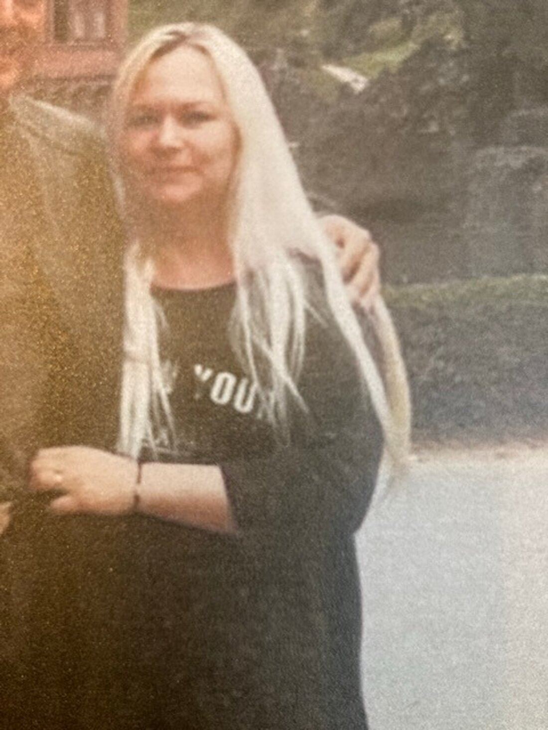 Polizei sucht nach der vermissten 52-jährigen Carmen M. aus Frankfurt-Seckbach, Diabetes-Patientin, seit 3. Mai 2025.