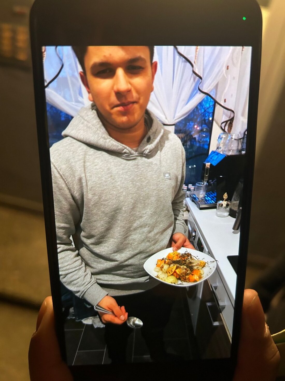 Die Polizei Hannover sucht nach dem 16-jährigen Hamit B. aus Ricklingen, der seit dem 24.03.2025 vermisst wird. Hinweise erbeten!