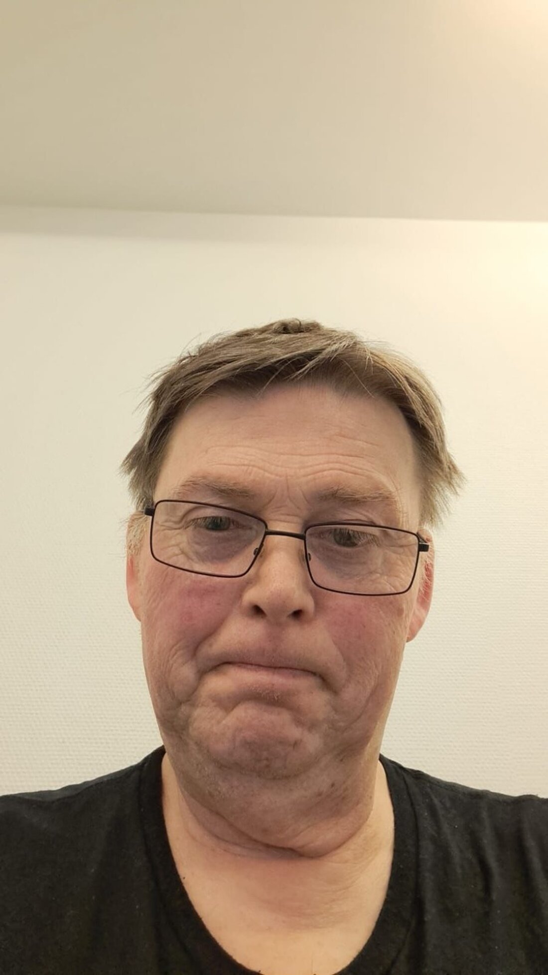 56-jähriger Thorsten B. aus Flensburg wird vermisst. Letzte Sichtung in der Bahnhofstraße. Polizei bittet um Hinweise.
