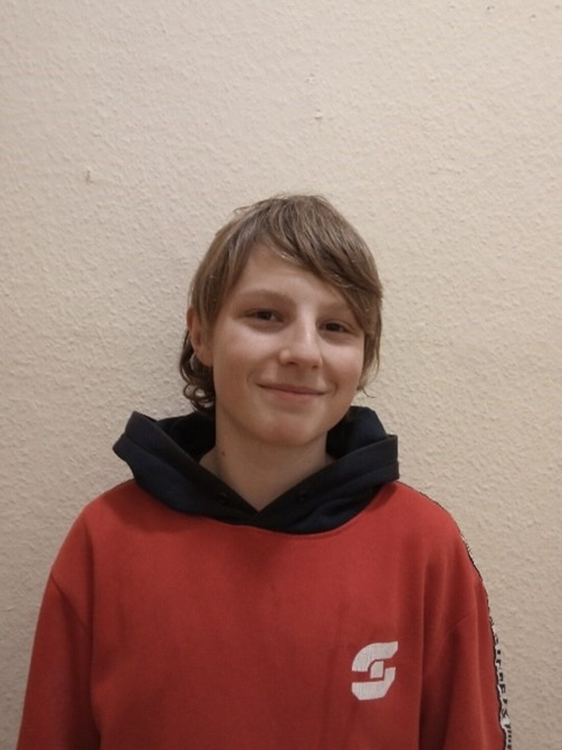 Die Polizei sucht dringend nach dem 16-jährigen Leon Riemann aus Altenburg, der seit dem 05.05.2025 vermisst wird. Hinweise sind willkommen.