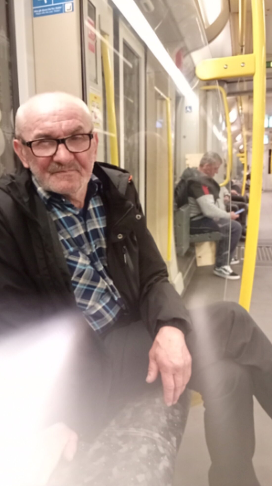 Die Polizei Berlin sucht nach dem 65-jährigen Piotr Majewski, der seit dem 7. April 2025 vermisst wird. Hinweise erbeten!