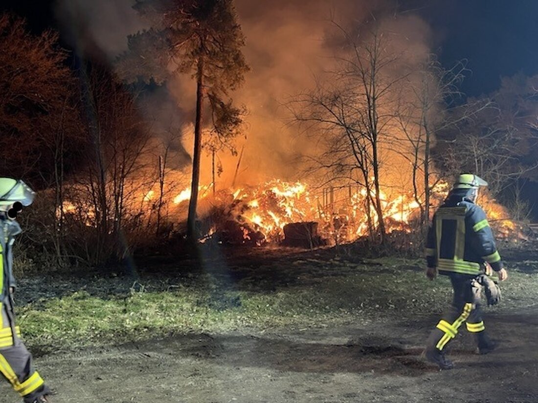 Am 22.02.2025 brannte eine Scheune neben der ehemaligen JVA "Salinenmoor" in Hustedt, Ursache unklar, 250.000 Euro Schaden.