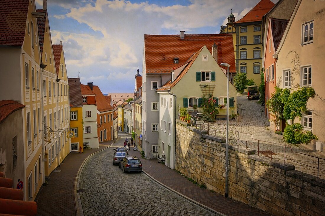 "Von 16. bis 27. September 2024 ist die Landsberger Straße aufgrund von Fahrbahnsanierungen zwischen Hausnummer 218 und Friesacker Straße vollständig gesperrt. Anwohner sind informiert, die Zufahrt zur Privatstraße bleibt gewährleistet. Weitere Informationen finden Sie im Artikel."