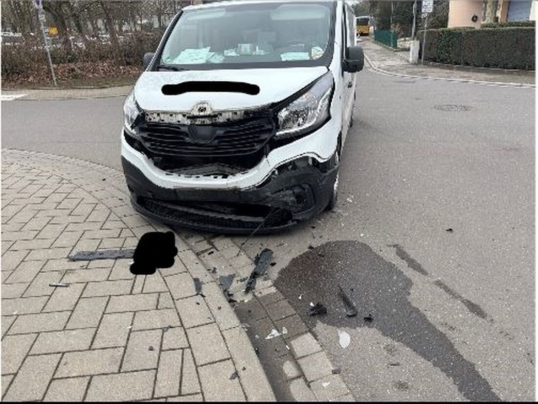 Am 19.02.25 kam es an der Kreuzung Friedrich-Ebert-Straße zu einem Unfall, bei dem eine 45-jährige Fahrerin leicht verletzt wurde.
