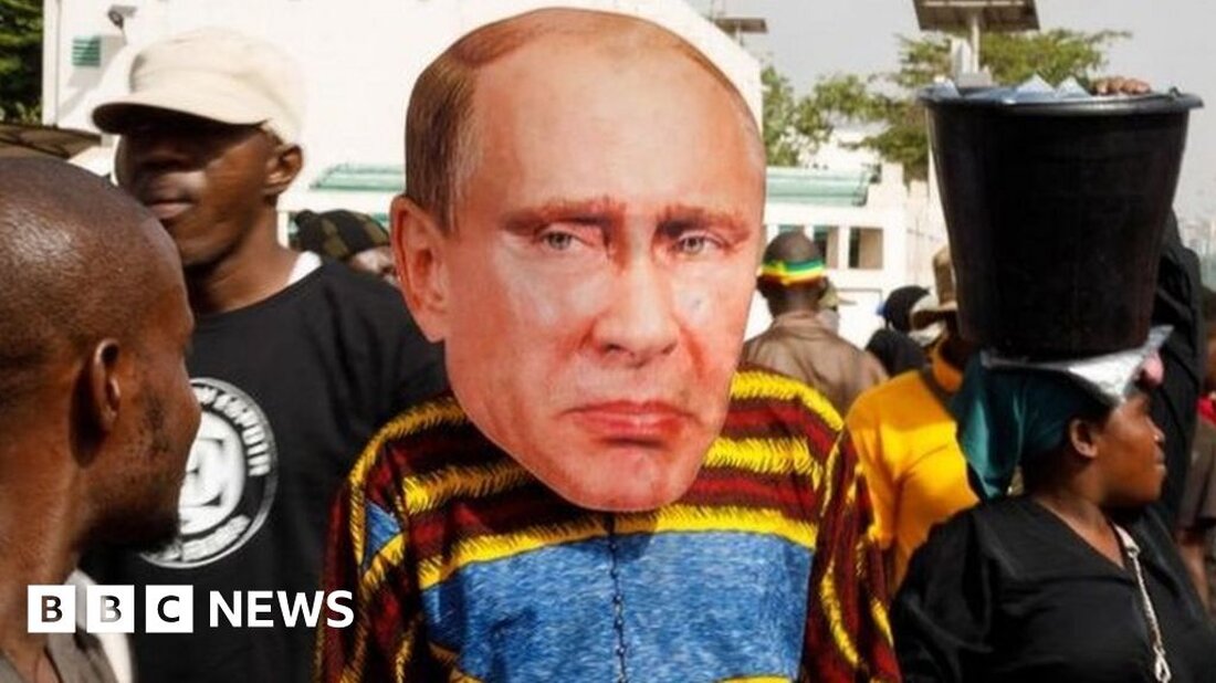 Ein Jahr, seit Russland in die Ukraine einmarschiert ist, scheint sich die Meinung über den Krieg unter den afrikanischen Ländern nicht wesentlich geändert zu haben. Dreißig Länder – nur zwei mehr als im Vorjahr – stimmten für eine Resolution der UN-Generalversammlung, die Russland verurteilt, die territoriale Integrität der Ukraine unterstützt und zum Frieden aufruft. Madagaskar und der Südsudan – die sich letztes Jahr bei einer ähnlichen Resolution der Stimme enthielten – stimmten dieses Mal mit einem Großteil der übrigen Welt ab. Auch Marokko verpasste die Abstimmung 2022, stimmte aber am Donnerstag für die Resolution. Afrikanische Nationen machten fast die Hälfte …