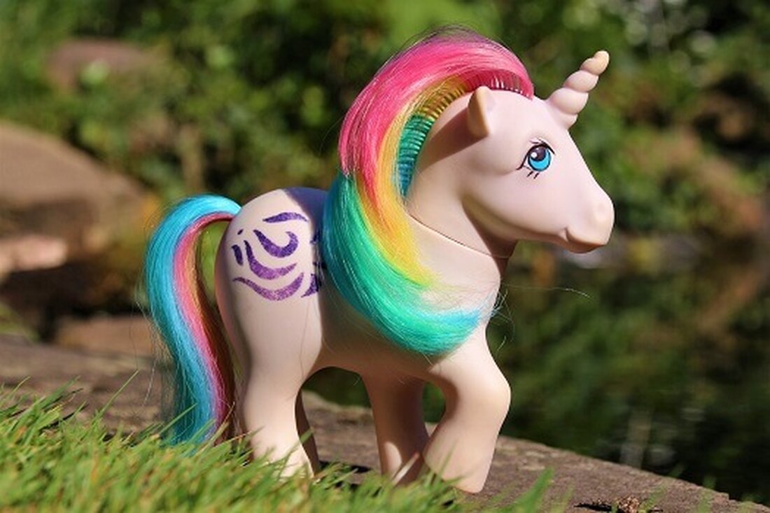Unicorn Fart Dust (UFD) erreichte innerhalb von nur 48 Stunden nach seiner Einführung eine Marktkapitalisierung von 240 Millionen US-Dollar. Die Inspiration für UFD entstand aus der Kritik an digitalen Assets wegen ihres inneren Wertes. Der Gründer von UFD hat sich verpflichtet, 20 % seines Gewinns mit seiner Community zu teilen. Unicorn Fart Dust (UFD), eine neue Meme-Münze auf Solana-Basis, hat die Kryptowelt im Sturm erobert und innerhalb von nur 48 Stunden nach ihrer Einführung eine Marktkapitalisierung von 240 Millionen US-Dollar erreicht, obwohl sie noch nicht an großen Kryptowährungsbörsen gelistet ist. Der Der Token erreichte an der MEXC einen Höchststand von …