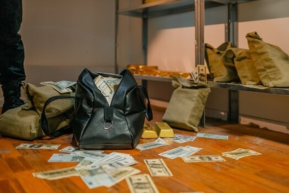 WazirX-Hacker sendet 6,5 Millionen ETH an Tornado Cash, während die zweite Phase der INR-Abhebungen beginnt Der Hack am 18. Juli führte zu einem Diebstahl von 230 Millionen US-Dollar, was zu Handelsstopps und eingefrorenen Abhebungen führte. WazirX kämpft mit rechtlichen Problemen und laufenden Ermittlungen. Der WazirX-Hacker hat gestohlenes Ethereum (ETH) im Wert von 6,5 Millionen Dollar zu Tornado Cash transferiert. Diese Überweisung erfolgt, während WazirX, die indische Kryptowährungsbörse, die im Juli 2024 gehackt wurde, mit der zweiten Phase der Abhebungen in indischen Rupien (INR) beginnt. 📢 Phase 2 der INR-Abhebungen beginnt früher! Ab heute können alle berechtigten Benutzer bis zum vollen …