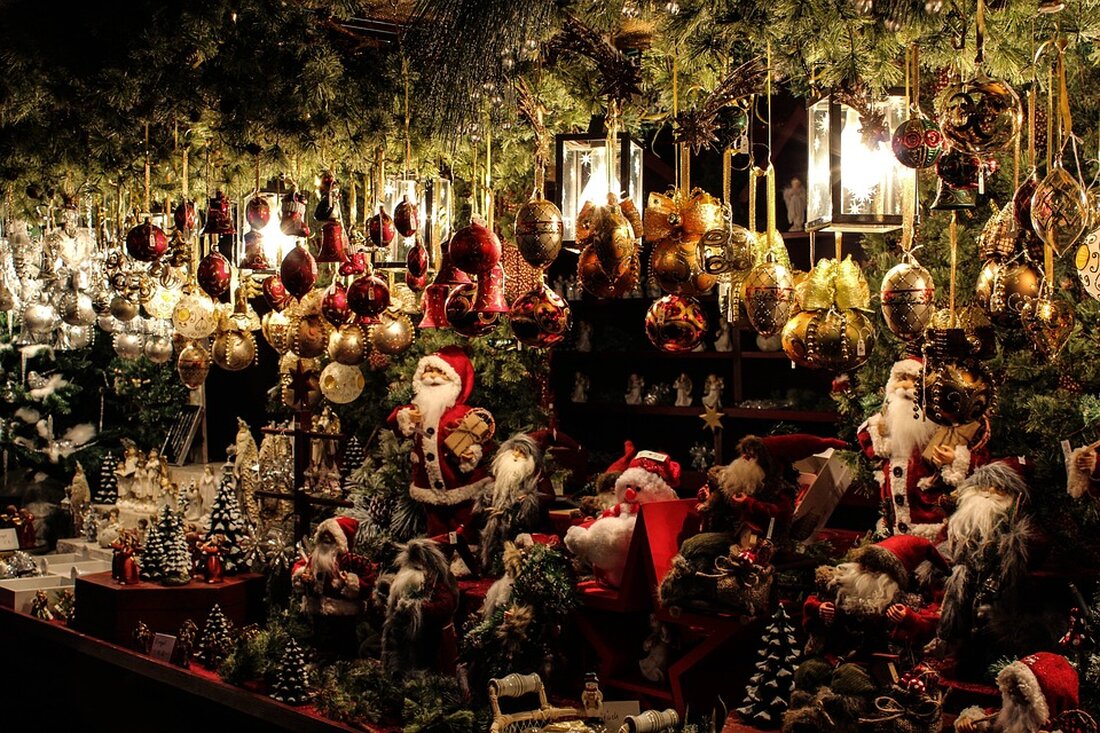Erleben Sie den 41. Weihnachtsmarkt an der Kaiser-Wilhelm-Gedächtnis-Kirche, eröffnet am 25. November 2024 um 18 Uhr. Freuen Sie sich auf festliche Stände, traditionelles Flair und eine Gedenkzeremonie für die Opfer des Terroranschlags. Besuchen Sie den Markt bis zum 5. Januar 2025 und genießen Sie die vorweihnachtliche Atmosphäre.