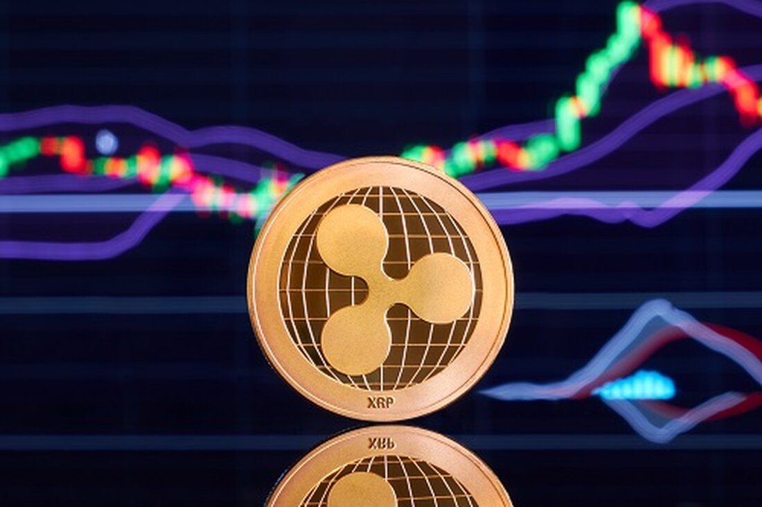 Ein New Yorker Gericht versetzte der Securities and Exchange Commission einen schweren Schlag. Das Gericht entschied, dass XRP kein finanzielles Wertpapier sei, was die Kryptowährungen in die Höhe trieb. Der AltSignals-Token-Verkauf gewann an Fahrt, wobei 52 % der Stufe-2-Token verkauft wurden. Kryptowährungen erhielten am Donnerstag eine weitere Portion guter Nachrichten, als eine Richterin ihr Urteil im Fall SEC vs. Ripple verkündete. Infolgedessen stieg der XRP-Token um mehr als 70 %, während Bitcoin sich dem bisherigen Jahreshoch näherte. In der zweiten Phase stellten Investoren auch Mittel für Token-Verkäufe bereit AltSignals Traktion gewinnen. Fall SEC vs. Ripple Eine große Sorge der Anleger &hellip;