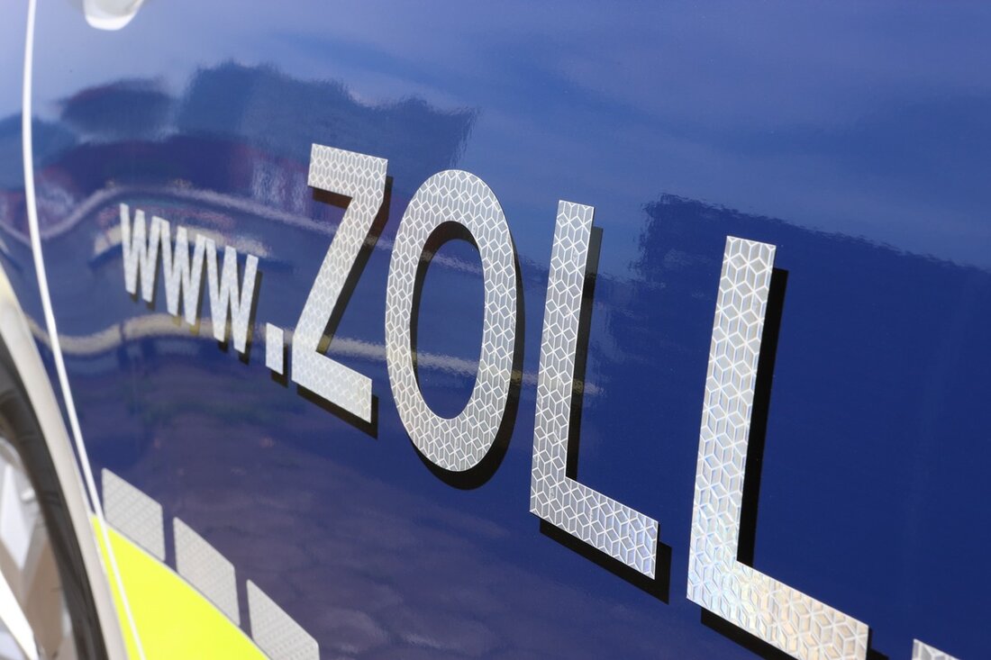 Erfahren Sie, wie eine deutsche Staatsangehörige mit einem Schweizer Fahrzeug die Zollvorschriften in Waldshut verletzte und welche Ausnahmen gelten.