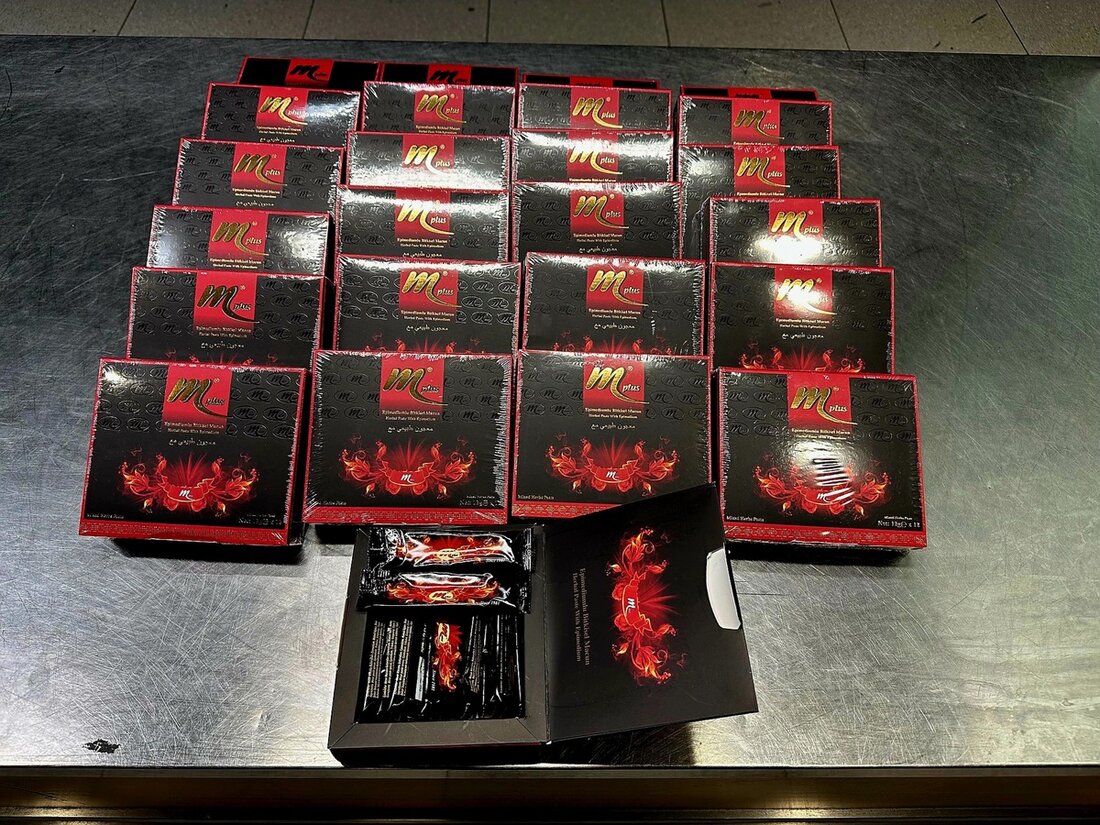 Zoll Dortmund sichert 3,6 Kilo Potenzhonig aus der Türkei. Der Reisende steht im Verdacht des Bannbruchs.