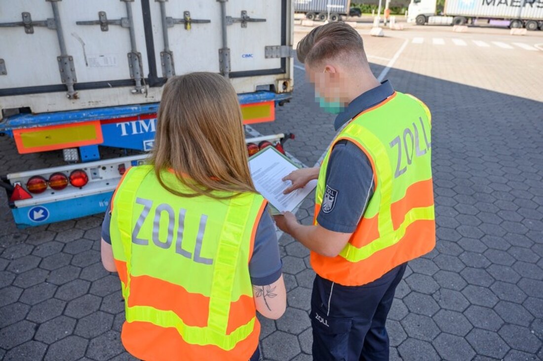 Zollbehörde pfändet türkischen LKW wegen 105.000 Euro Schulden bei einer Kontrolle in Dornstadt. Konsequenzen für den Unternehmer drohen.