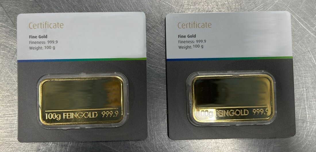 Zöllner am Nürnberger Flughafen entdeckten Goldbarren im Gepäck eines Reisenden. Strafverfahren wegen Embargoverstoß eingeleitet.
