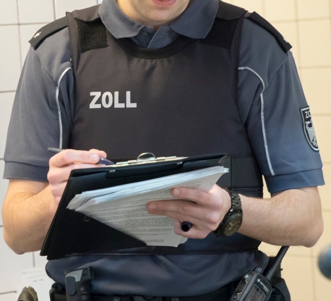 Das Hauptzollamt Lörrach hat bundesweit 24 Verfahren zur Einhaltung des Mindestlohns eingeleitet, nach umfassenden Prüfungen.
