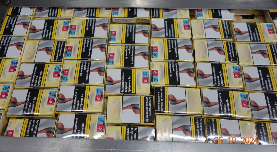 Nürnberger Zoll entdeckt 350.000 Schmuggelzigaretten, führt zu Verhaftungen in den Niederlanden. Steuerschaden: 135.000 Euro.
