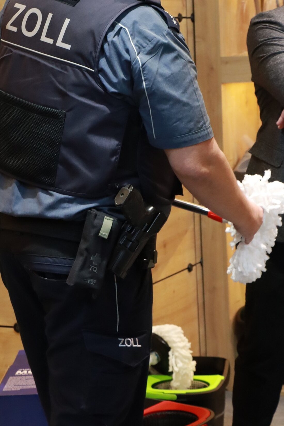 Zollkontrollen auf der Messe Ambiente führen zu 31 Strafverfahren und 940 Sicherstellungen gefälschter Produkte zur Verbrauchersicherheit.