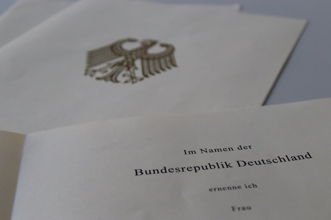 Starten Sie Ihre Karriere beim Hauptzollamt Regensburg! Ab 1. März 2025 erwartet Sie ein duales Studium mit vielfältigen Entwicklungsmöglichkeiten im gehobenen Dienst. Bewerben Sie sich noch heute!