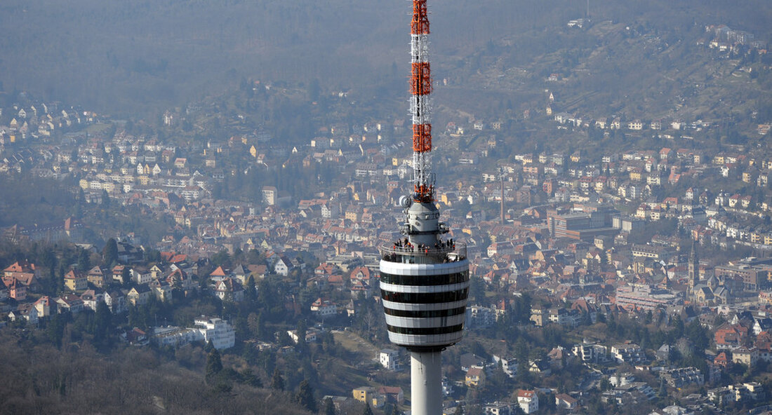 Mit dem Stuttgarter Fernsehturm und dem frühen keltischen Fürstensitz Heuneburg will Baden-Württemberg zwei Nominierungen für das nationale Vorauswahlverfahren zum UNESCO-Weltkulturerbe einreichen. Die Heuneburg sollte zusammen mit dem Hessischen Glauberg vorgeschlagen werden. Die bestehende Deutsche Liste der Vorschläge („vorläufige Liste“) zum UNESCO-Weltkulturerbe bleibe auf dem Laufenden. Baden-Württemberg kann insgesamt zwei Nominierungsvorschläge in die Konferenz der Bildungsminister Einführung kontrollierter nationaler Vorauswahlverfahren. Stuttgarter Fernsehturm Als höchste Denkmalschutzbehörde des Landes plant das Ministerium für Wirtschaft, Arbeit und Wohnen die Fernsehturm Stuttgart vorschlagen. „Der Stuttgarter Fernsehturm ist ein Wahrzeichen und der weltweit erste Stahlbeton-Fernsehturm mit Aussichtsplattform und Restaurant. Es ist nicht nur ein Meilenstein für …