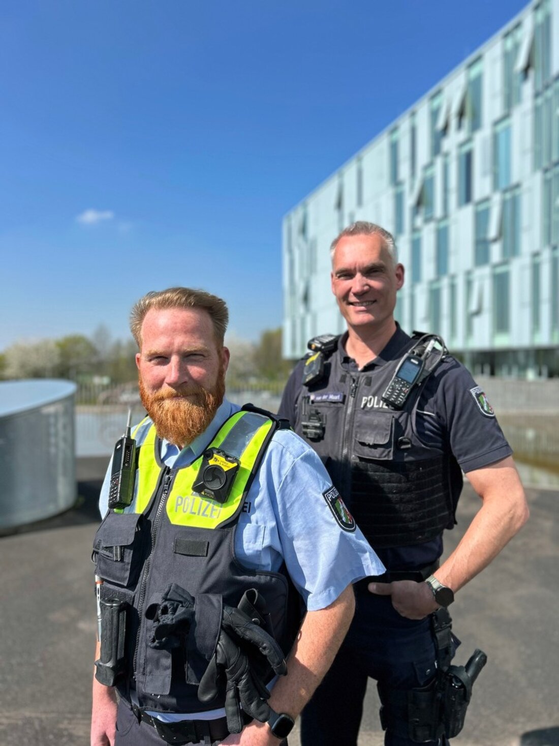In Ratingen verstärken zwei neue Bezirksdienstbeamte, Marcus von Eicken und Dirk van der Maarl, das Polizeiteam der Stadt.