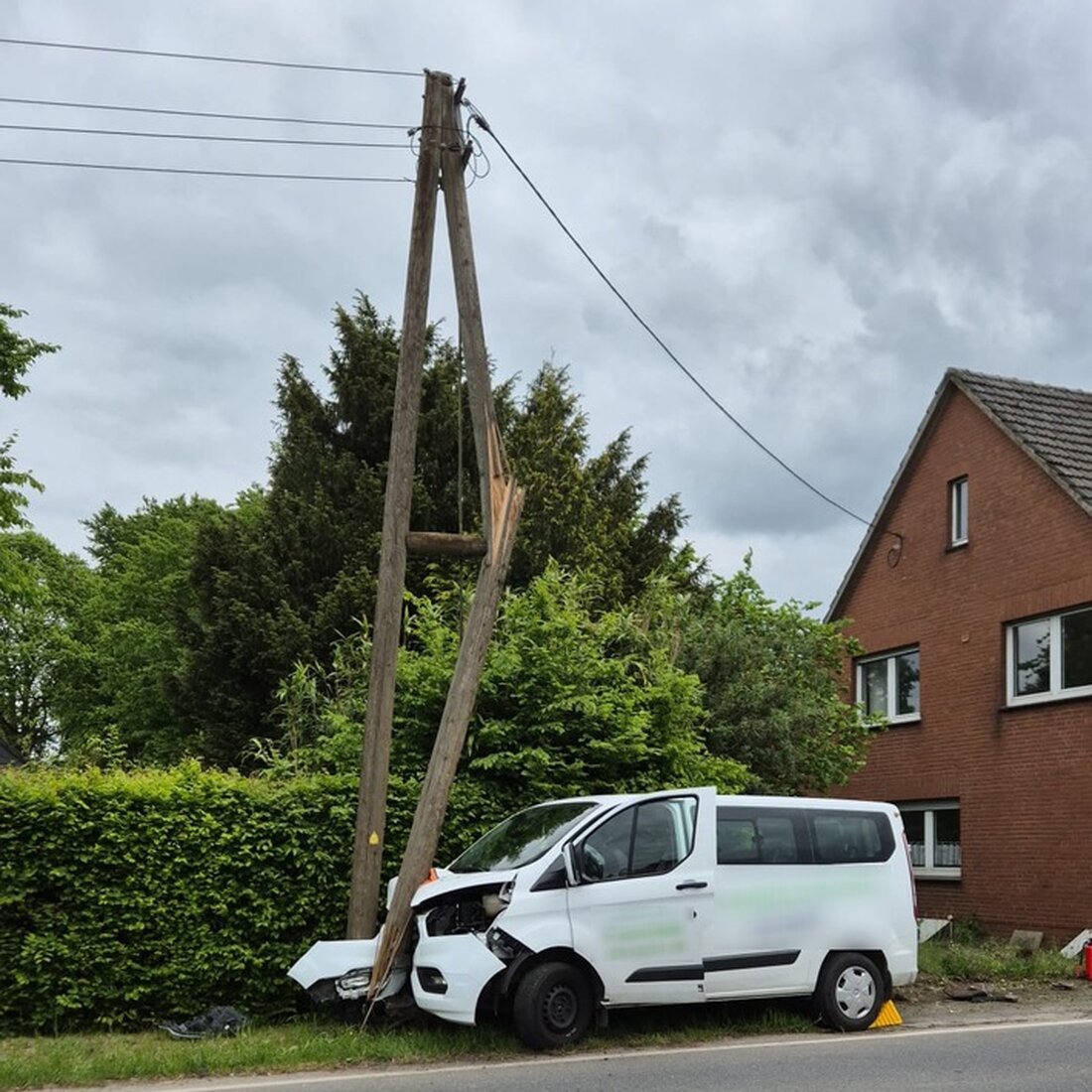 Feuerwehr Xanten unterstützte bei zwei Verkehrsunfällen am 05.05.2025. Einsatzort war die Kalkarer Straße in Marienbaum.
