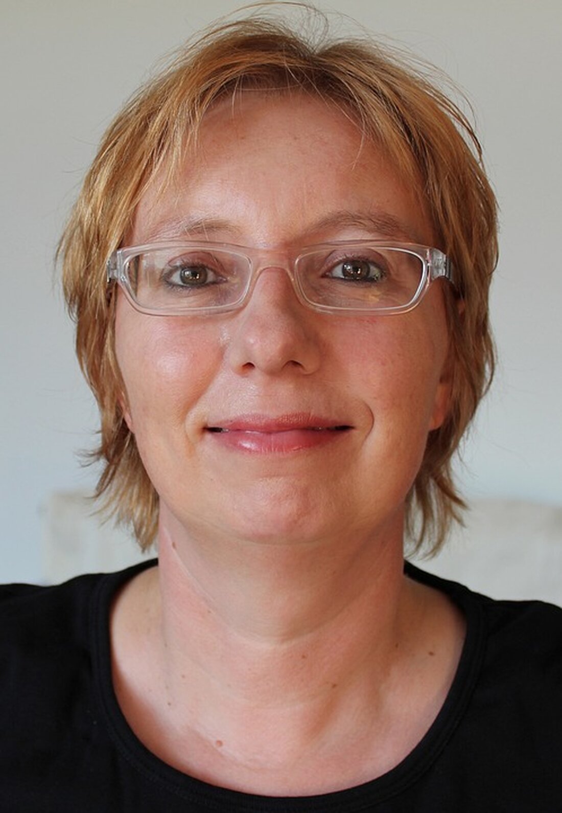Die Apothekerin Dr. Antje Behring verstärkt ab September die Abteilung Gesundheitsversorgung bei Pharma Deutschland. Erfahren Sie mehr über ihre Expertise in der Verordnung von Arzneimitteln und ihre neue Rolle in der Verbandsarbeit.