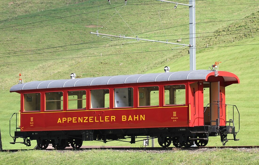 Erleben Sie mit "22 Bahnen" die bewegende Geschichte von Tilda und Ida, zwei Schwestern, die trotz schwieriger Umstände für ein besseres Leben kämpfen. Diese packende Adaption des Bestsellerromans von Caroline Wahl, inszeniert von Mia Maariel Meyer und mit einem starken Cast, startet am 4. September 2025 in den Kinos. Tauchen Sie ein in ein Film-Erlebnis über Liebe, Zusammenhalt und die Herausforderungen des Erwachsenwerdens!