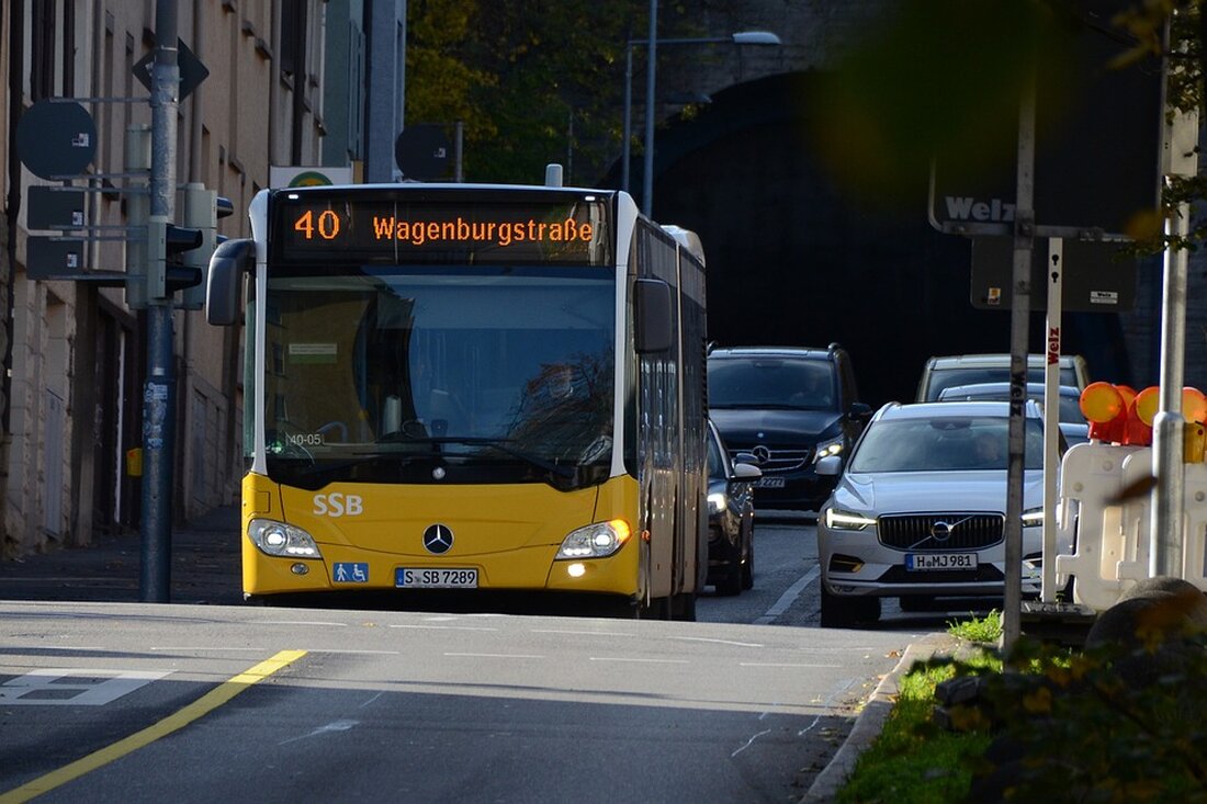 Am letzten Wochenende des Stuttgarter Frühlingsfests droht Bahnchaos - Erfahren Sie, warum Gäste mit Einschränkungen im Bahnverkehr rechnen müssen. Jetzt mehr lesen!