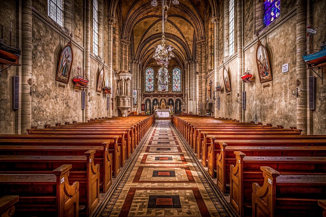 Erleben Sie die Deutschlandpremiere des faszinierenden Panoramas "DIE KATHEDRALE VON MONET - Freiheit des Malens" von Yadegar Asisi im Panometer Leipzig. Tauchen Sie ein in die Welt des Impressionismus und entdecken Sie das einzigartige 360°-Gemälde, das die Kathedrale von Rouen im 19. Jahrhundert zum Leben erweckt. Die Publikumseröffnung findet am 16. März 2024 statt. Besuchen Sie die Ausstellung und erfahren Sie mehr über das Schaffen des Künstlers und seine künstlerischen Innovationen.