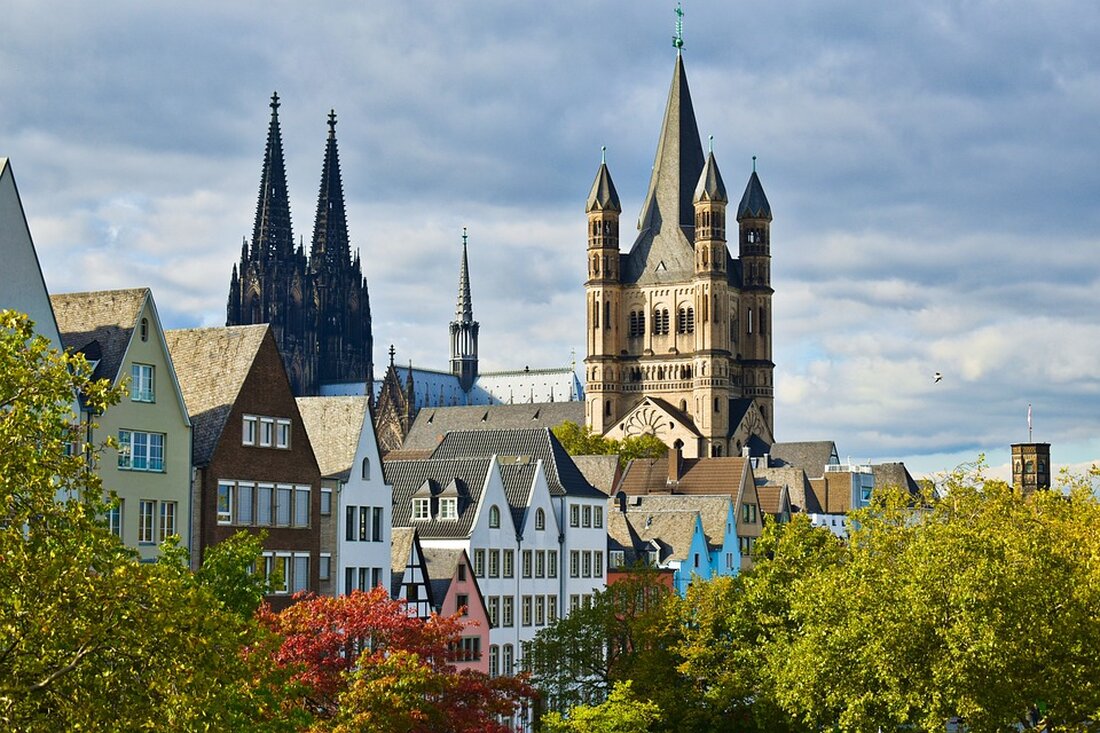 Feiern Sie mit uns 30 Jahre Deutschlandradio! Besuchen Sie das Funkhausfest in Köln am 16. November und erleben Sie Live-Podcasts, spannende Hörspiele und interessante Ausstellungen. Der Eintritt ist kostenlos mit vorheriger Anmeldung. Erfahren Sie mehr über die Geschichte des Rundfunks und tauschen Sie sich mit unseren Programmgestaltern aus. Jetzt anmelden!