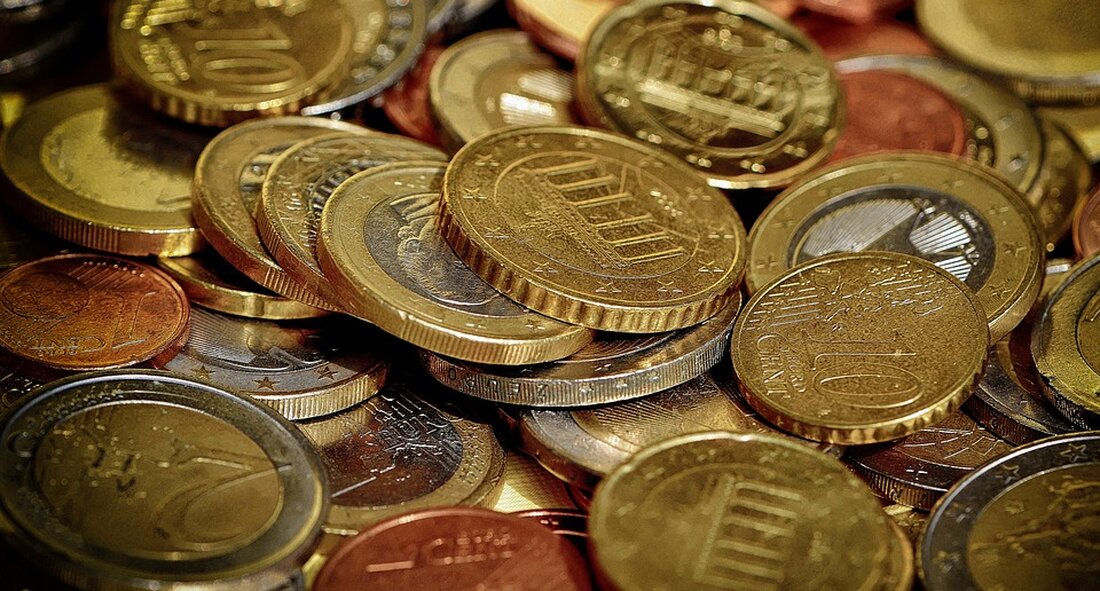 Entdecken Sie die Bedeutung von Bargeld in Deutschland: Trotz des digitalen Wandels bleibt Bargeld ein unverzichtbares Zahlungsmittel, das soziale Inklusion fördert und finanzielle Sicherheit bietet. Erfahren Sie mehr über die Anliegen von Organisationen wie dem SoVD und der Deutschen Bundesbank zur Erhaltung des Bargelds und dessen Rolle im Alltag.