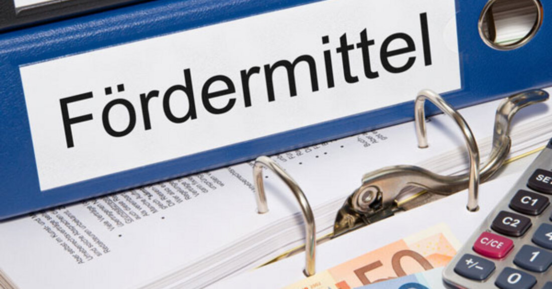 &#8222;Kredite und Zuschüsse waren zu Beginn der Krise ein schneller Anker. Jetzt ist es wichtig, die Beschäftigung langfristig zu sichern. Denn in den letzten Jahren haben wir viele Unternehmen gefördert und Investitionen gesichert, damit Arbeitsplätze geschaffen werden können &#8211; all dies hat.&#8220; Ich freue mich, dass wir dafür mit dem Stabilisierungsfonds ein weiteres gut ausgestattetes Instrument anbieten können &#8222;, sagt der sächsische Wirtschaftsminister Martin Dulig. Das sächsische Finanzministerium ermöglicht den Aufbau des Fonds durch staatliche Garantien von bis zu 292,5 Millionen Euro. &#8222;Jetzt ist es wichtig, ein Instrument zur Unterstützung mittelständischer Unternehmen in Sachsen zu schaffen&#8220;, sagt Finanzminister Hartmut Vorjohann. &hellip;