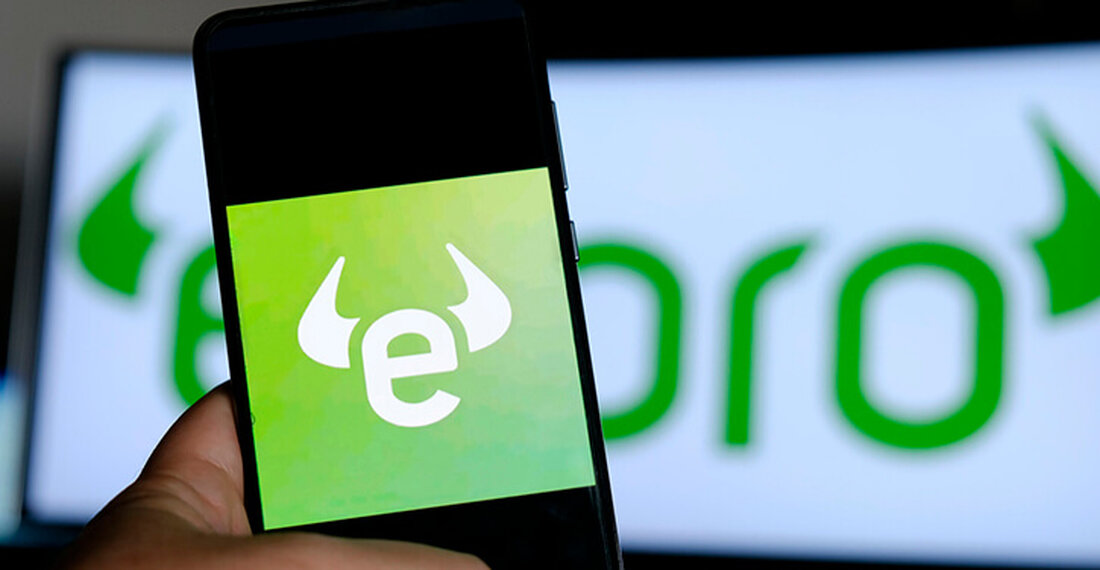 eToro hat nach einer Einigung mit der SEC zugestimmt, die meisten seiner Krypto-Handelsaktivitäten einzustellen. Das Unternehmen muss eine Geldstrafe von 1,5 Millionen US-Dollar zahlen und alle Coins außer Bitcoin, Ethereum und Bitcoin Cash von der Liste streichen. eToro wird nach der Einigung des Unternehmens mit der US-Börsenaufsicht SEC den Großteil seiner Krypto-Handelsaktivitäten einstellen. Eine SEK Pressemitteilung am 11. September sagte, dass eToro USA einer Einigung mit der Aufsichtsbehörde über den Vorwurf des Betriebs eines nicht registrierten Brokers und einer Clearing-Agentur zugestimmt habe. Die Handelsplattform wird 1,5 Millionen Dollar als Vergleich zahlen und von weiteren Verstößen gegen Bundesgesetze im Zusammenhang mit …
