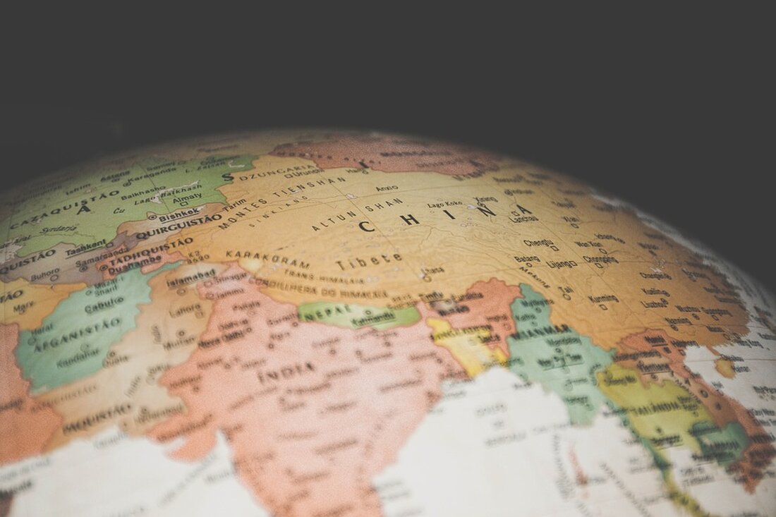 Erleben Sie die wichtigsten Highlights des World Health Summit 2024 in Berlin! Mit über 3.500 Teilnehmer:innen, 380 Sprecher:innen und einer Millionen US-Dollar an Zusagen für die WHO zeigt die Veranstaltung innovative Ansätze für globale Gesundheitsfragen. Erfahren Sie mehr über zentrale Themen wie Gesundheitsgerechtigkeit, Klimawandel und digitale Technologien. Jetzt mehr über die erfolgreiche Konferenz und ihre Zukunftsstrategien lesen!